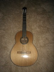 классическая гитара .